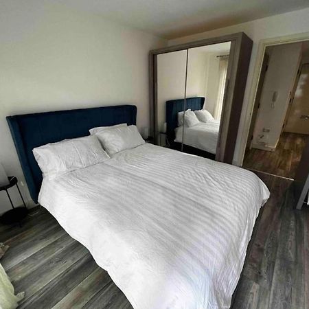 Appartement Stylish 1-Bed Flat With Sofa-Bed In Londres Extérieur photo